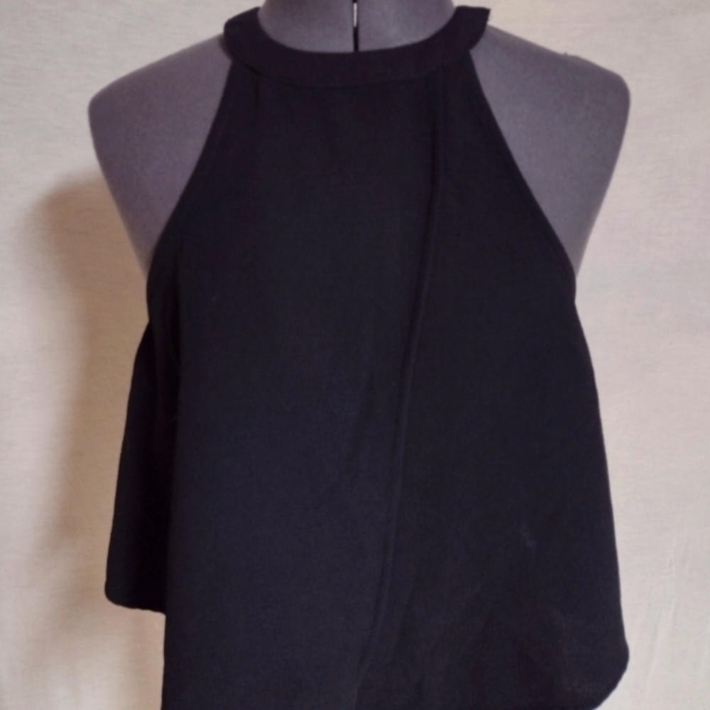 Silence and noise black  tank sz m cris cross front
